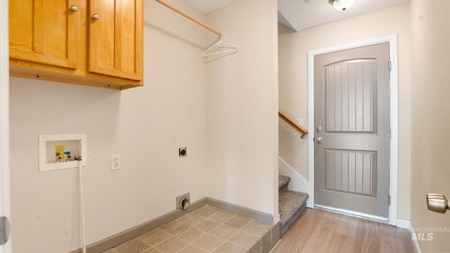 2832 E Indian Creek Dr, Meridian, ID 83642