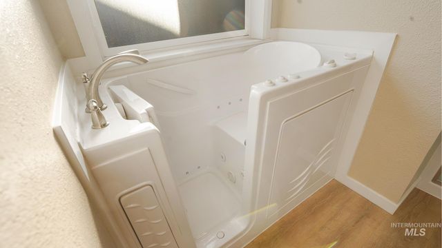 2832 E Indian Creek Dr, Meridian, ID 83642