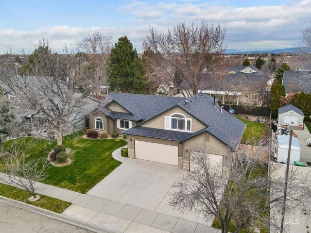 2832 E Indian Creek Dr, Meridian, ID 83642