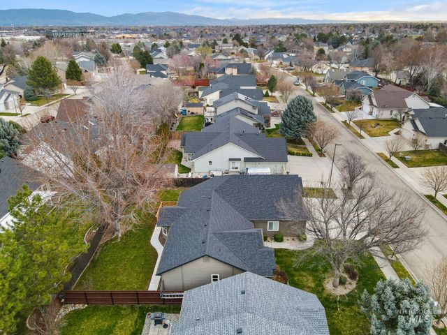 2832 E Indian Creek Dr, Meridian, ID 83642