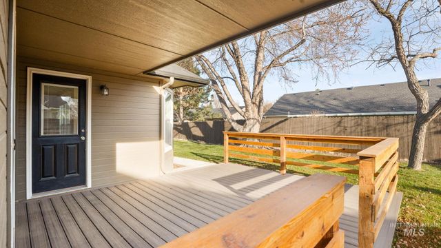 2832 E Indian Creek Dr, Meridian, ID 83642