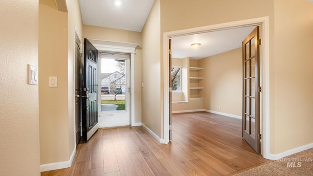 2832 E Indian Creek Dr, Meridian, ID 83642