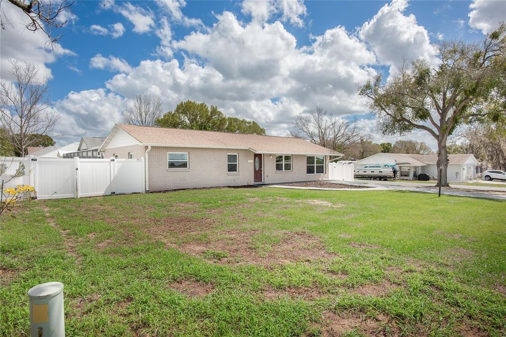 910 DRUID PLACE, Tavares, FL 32778