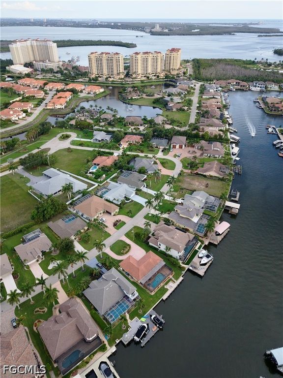 Image 5 of property listing at 1438 SW 57th ST, Cape Coral, FL 33914