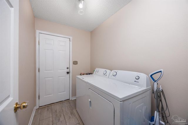 1493 Nantahala Beach Rd, Gulf Breeze, FL 32563