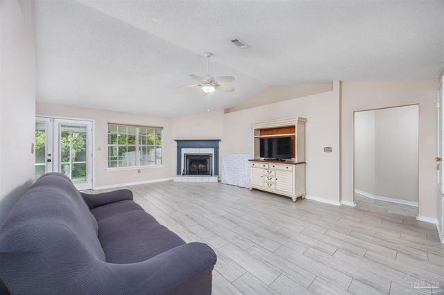 1493 Nantahala Beach Rd, Gulf Breeze, FL 32563