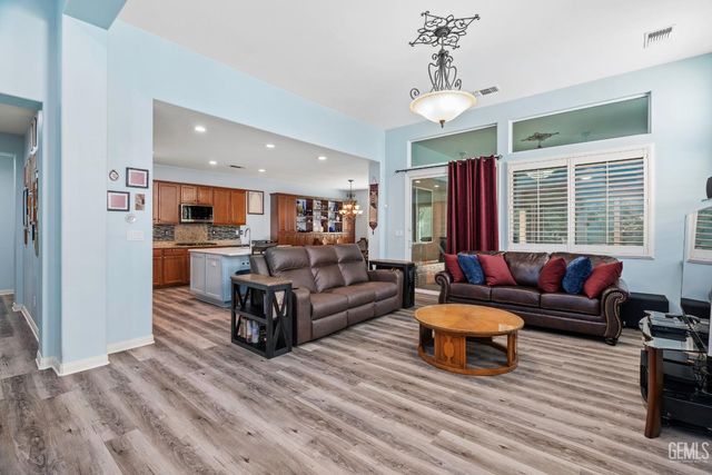 509 Jewel Flower Street, Bakersfield, CA 93314