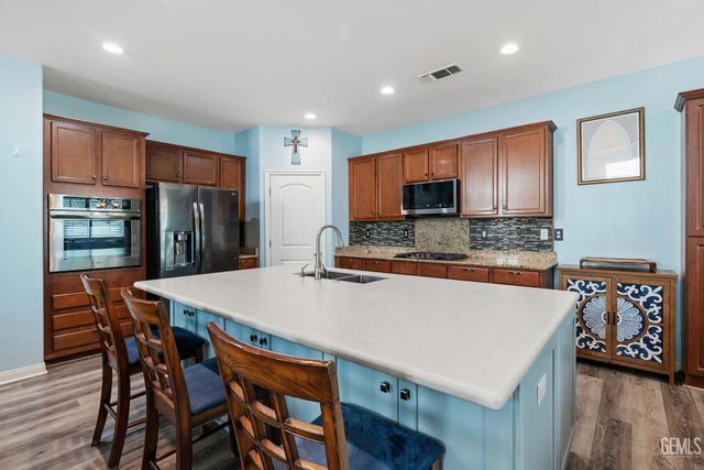 509 Jewel Flower Street, Bakersfield, CA 93314