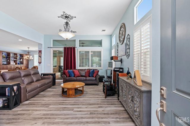 509 Jewel Flower Street, Bakersfield, CA 93314