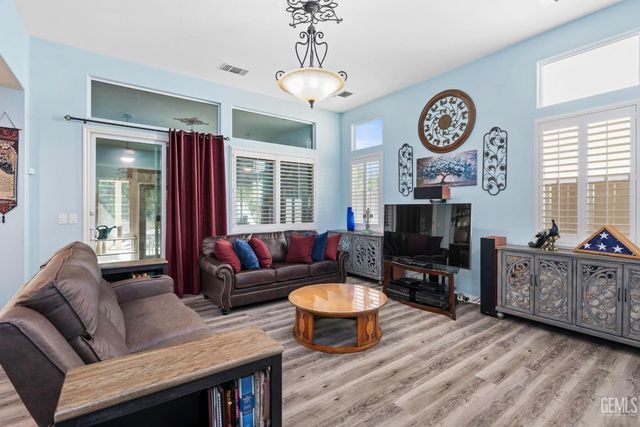 509 Jewel Flower Street, Bakersfield, CA 93314