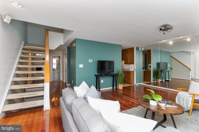 2214 CLOVE TER, Baltimore, MD 21209