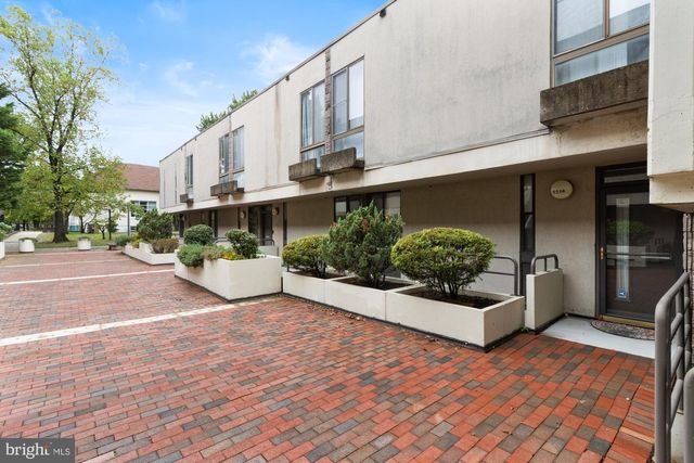 2214 CLOVE TER, Baltimore, MD 21209