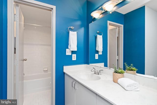 2214 CLOVE TER, Baltimore, MD 21209