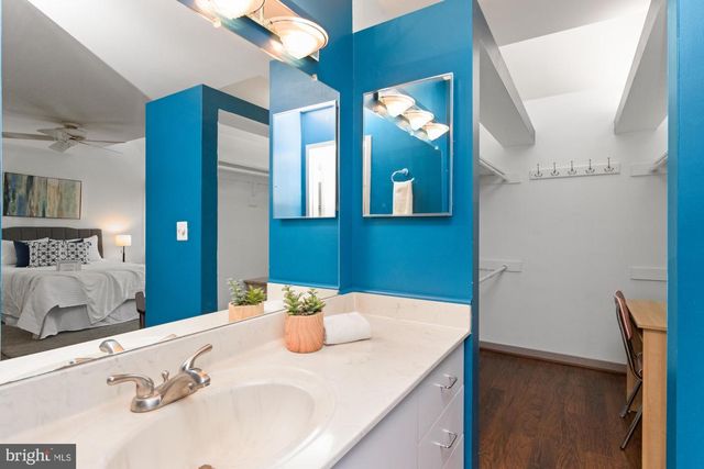 2214 CLOVE TER, Baltimore, MD 21209