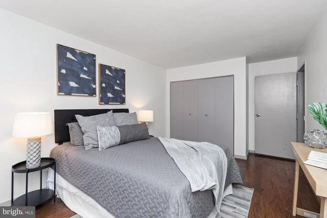 2214 CLOVE TER, Baltimore, MD 21209