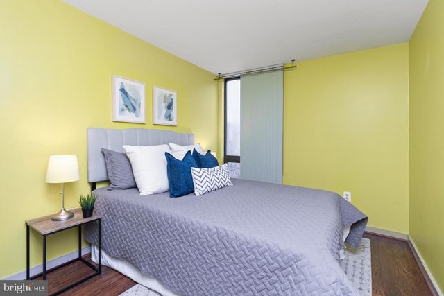 2214 CLOVE TER, Baltimore, MD 21209