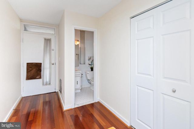 2214 CLOVE TER, Baltimore, MD 21209