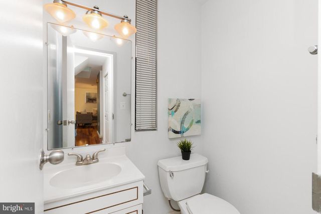 2214 CLOVE TER, Baltimore, MD 21209