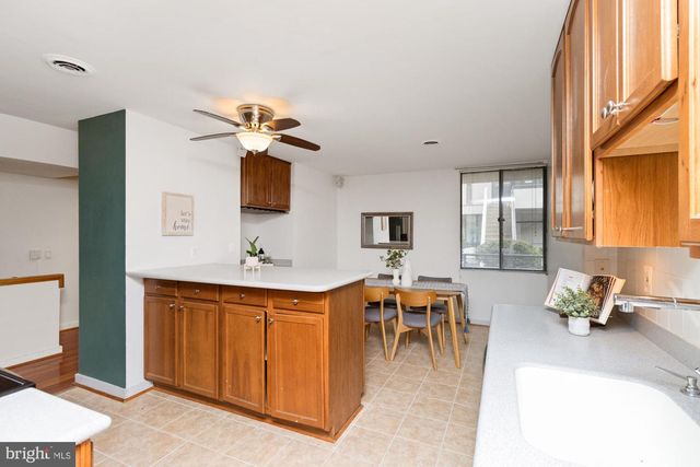 2214 CLOVE TER, Baltimore, MD 21209