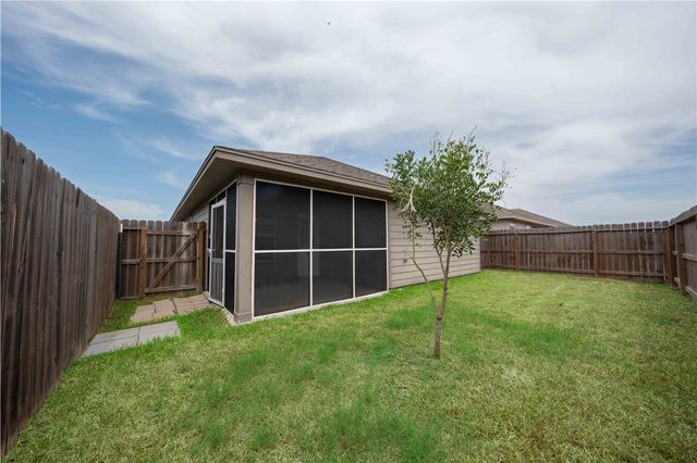 7609 Herd Rider Ln, Corpus Christi, TX 78414
