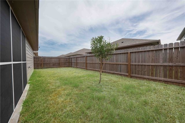 7609 Herd Rider Ln, Corpus Christi, TX 78414