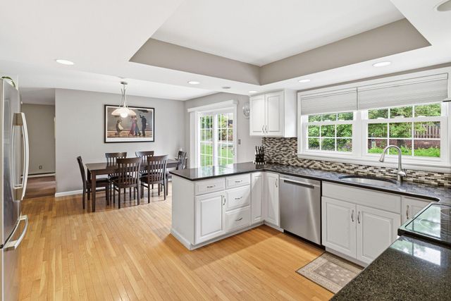 4053 WEDGEWOOD RD, Allentown, PA 18104