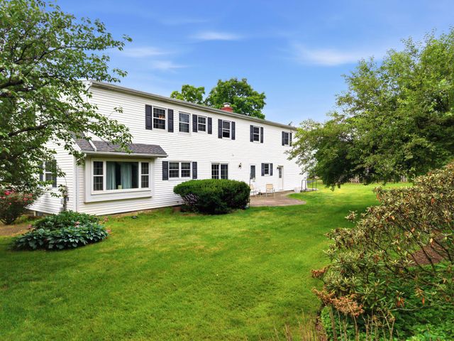 4053 WEDGEWOOD RD, Allentown, PA 18104