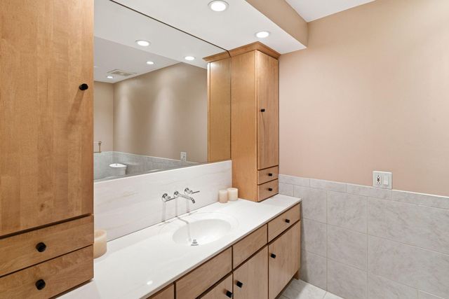 4053 WEDGEWOOD RD, Allentown, PA 18104