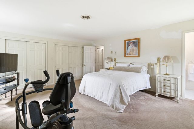 4053 WEDGEWOOD RD, Allentown, PA 18104