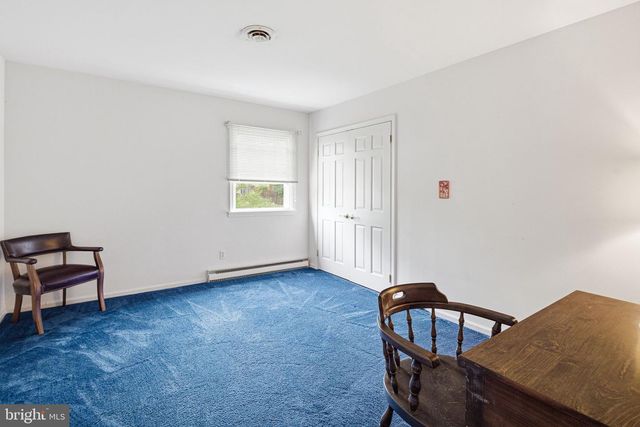 4053 WEDGEWOOD RD, Allentown, PA 18104