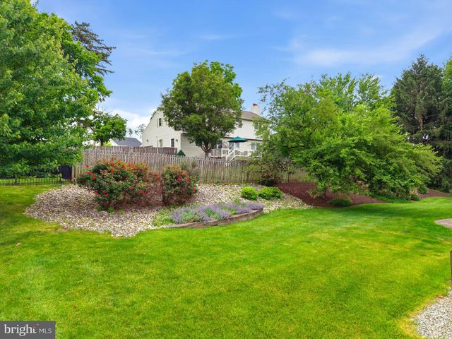 4053 WEDGEWOOD RD, Allentown, PA 18104