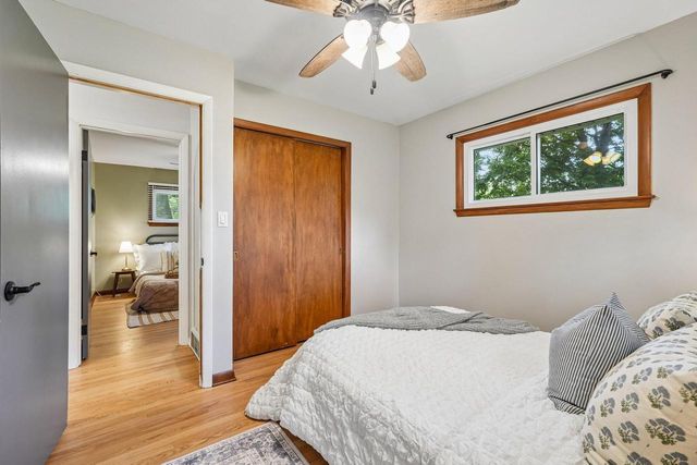 2436 S Ronke LANE, New Berlin, WI 53151