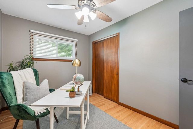 2436 S Ronke LANE, New Berlin, WI 53151