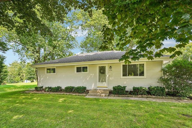 2436 S Ronke LANE, New Berlin, WI 53151