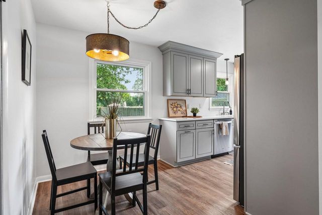 2436 S Ronke LANE, New Berlin, WI 53151