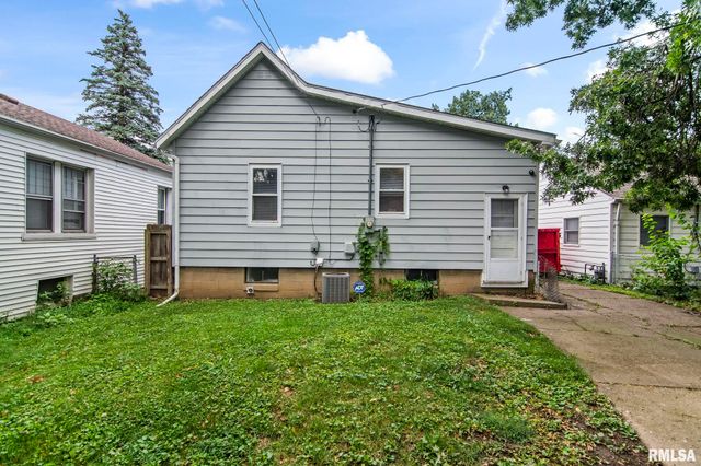 2065 N 8TH Street, Springfield, IL 62702