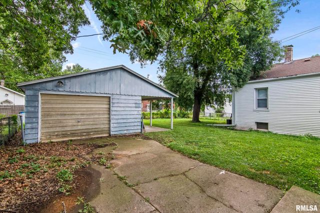 2065 N 8TH Street, Springfield, IL 62702