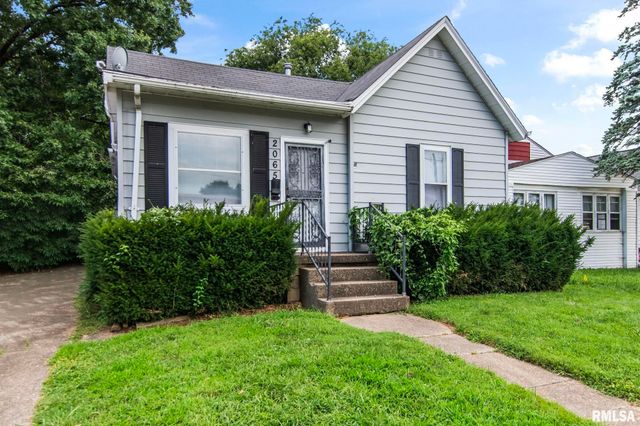 2065 N 8TH Street, Springfield, IL 62702
