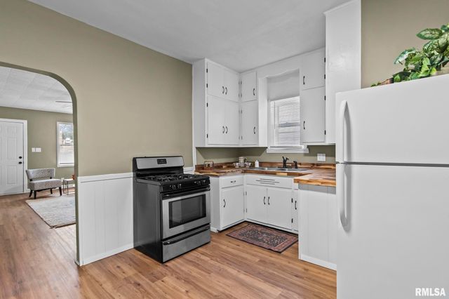 2065 N 8TH Street, Springfield, IL 62702