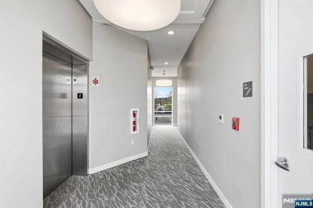 271 Millburn Avenue A, Millburn, NJ 07041