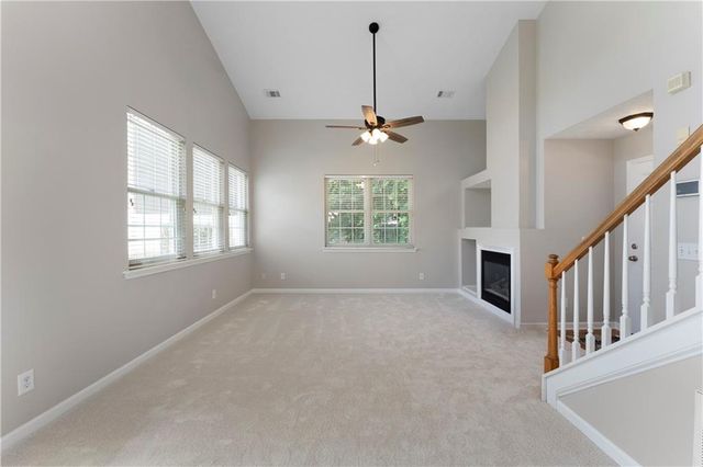 621 W Oaks Drive, Woodstock, GA 30188