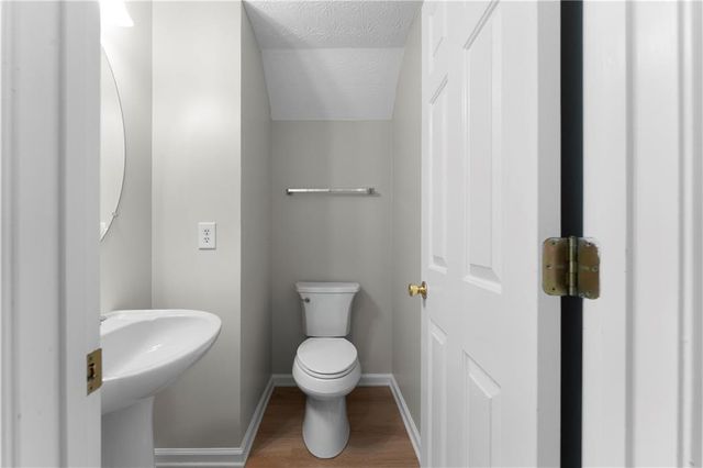 621 W Oaks Drive, Woodstock, GA 30188