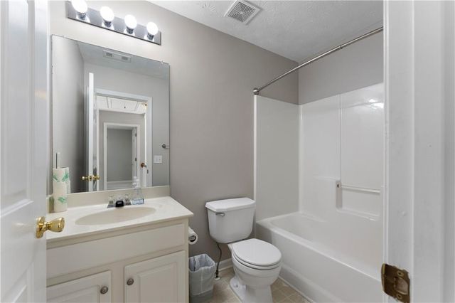 621 W Oaks Drive, Woodstock, GA 30188