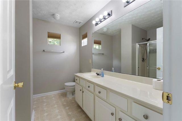 621 W Oaks Drive, Woodstock, GA 30188