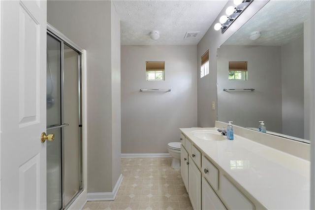 621 W Oaks Drive, Woodstock, GA 30188