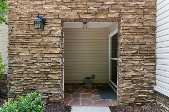 621 W Oaks Drive, Woodstock, GA 30188