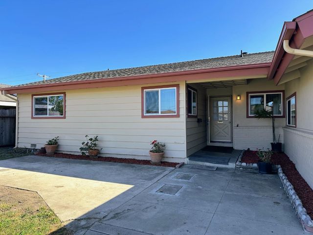 737 Saint Ann Drive, Salinas, CA 93901