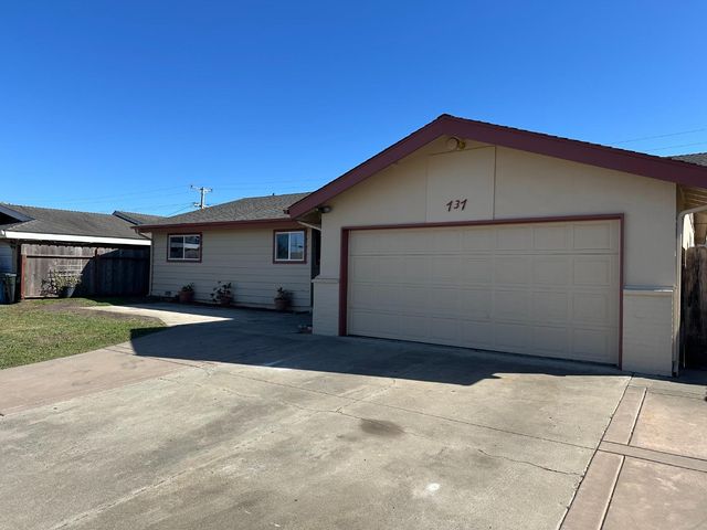 737 Saint Ann Drive, Salinas, CA 93901