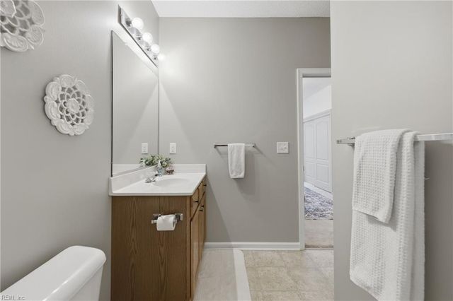 2002 Sawgrass LN, Portsmouth, VA 23703