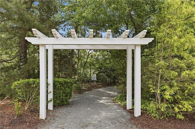 2002 Sawgrass LN, Portsmouth, VA 23703